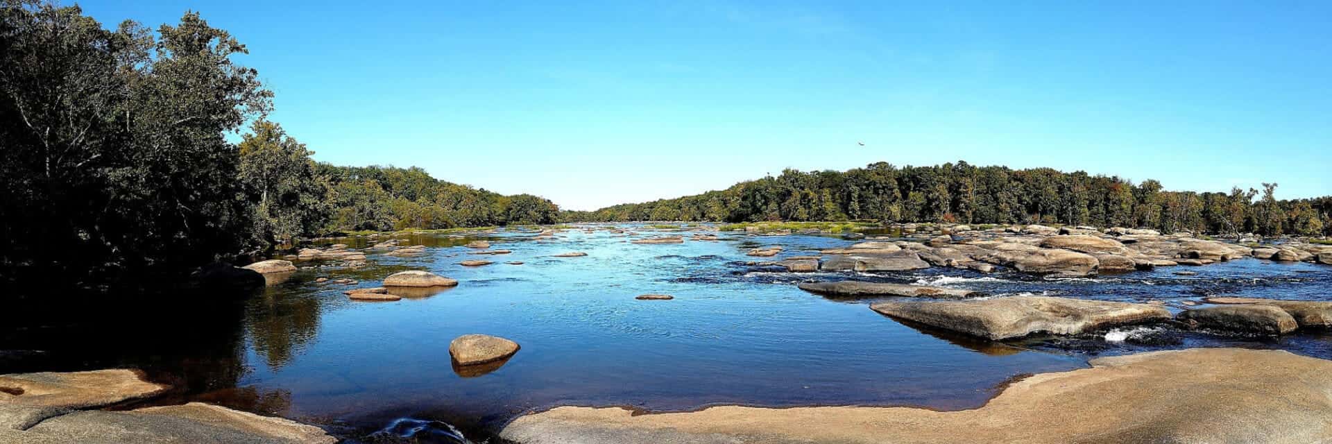 image of richmond virginia's downtown skyline on a bright sunny day